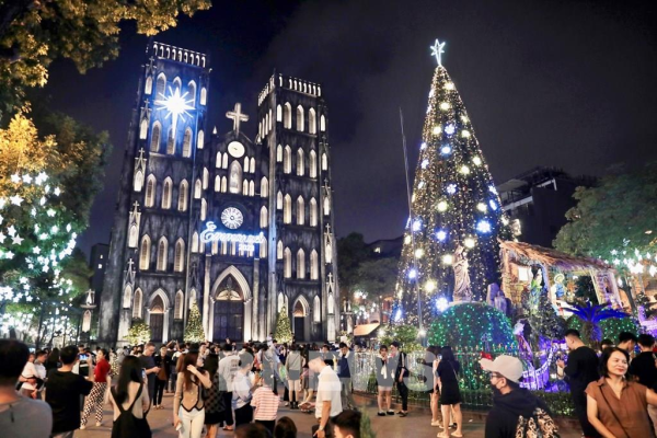 GIÁNG SINH 2025 LUNG LINH