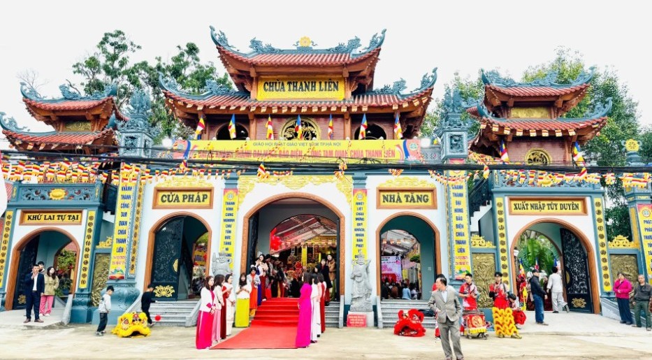 Đại lễ khánh thành Đại hùng bảo điện và Cổng Tam quan chùa Thanh Liên
