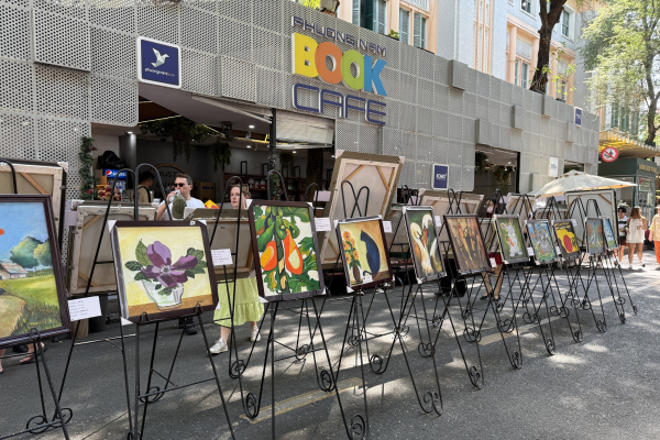 TRIỄN LÃM ÂM THANH SẮC MÀU