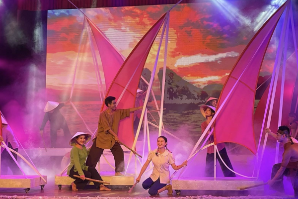 Quảng Ninh - Nơi bình minh vẫy gọi